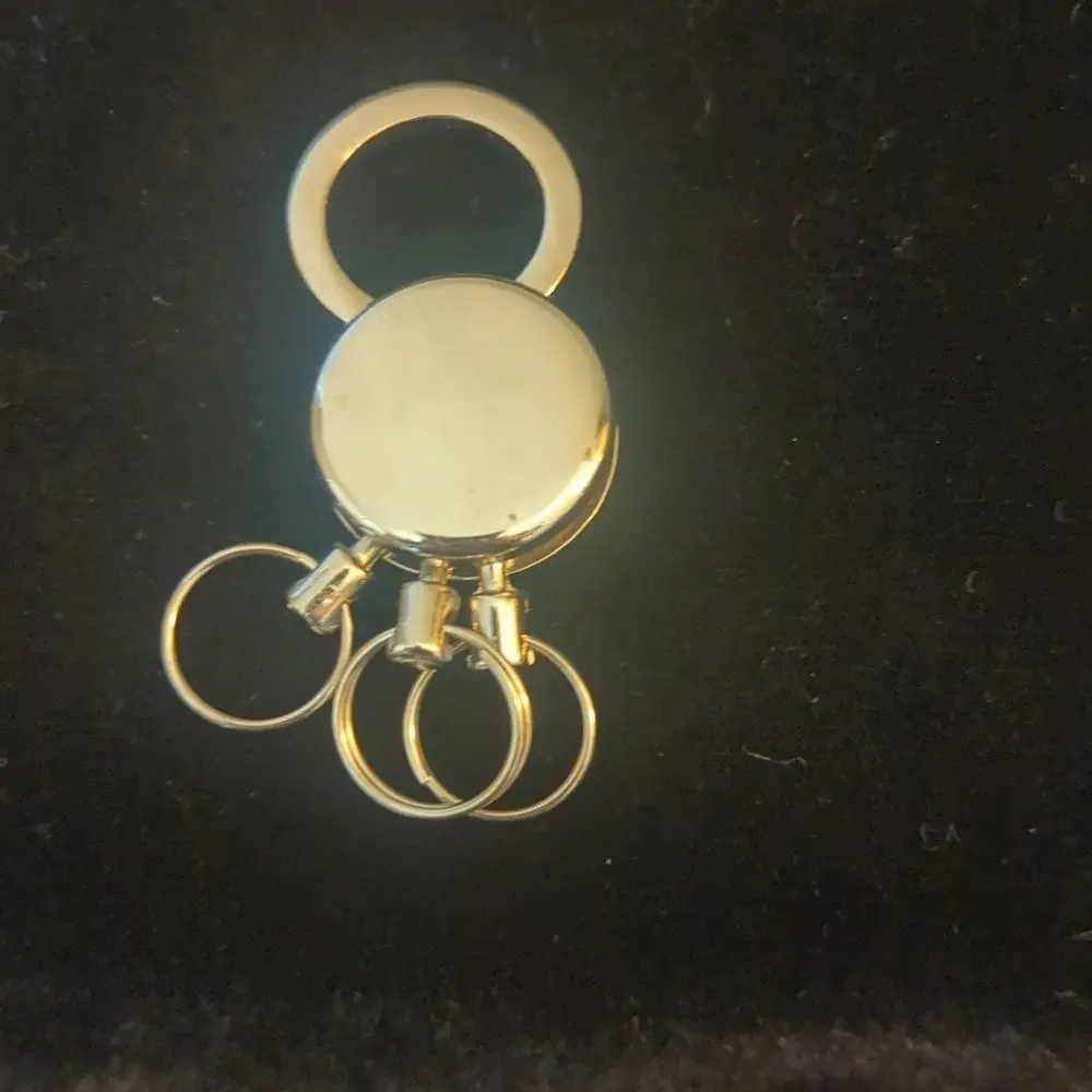 Three Ring Spider Key Chain - Picture 2 of 3